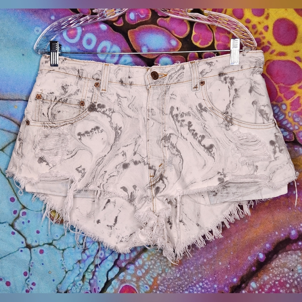 VTG Levi's 560 Marbled High Rise Cutoffs